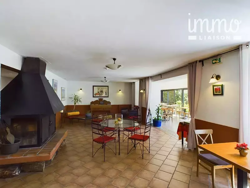 Maison, 1 413 m²