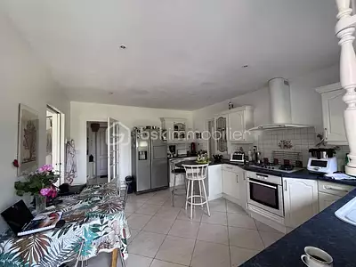 Maison, 270 m²