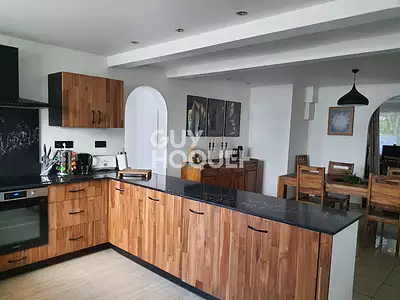 Maison, 197 m²