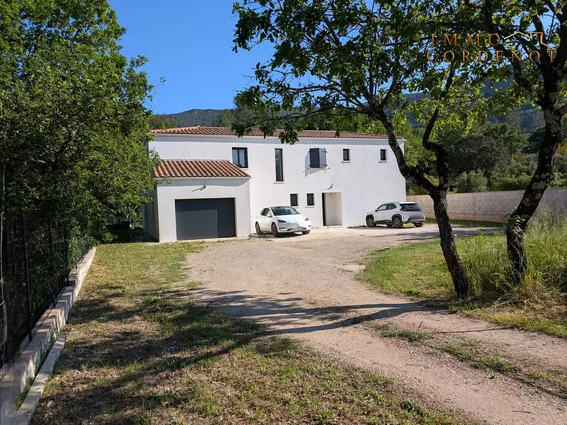 Maison, 200 m²