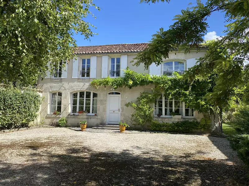 Maison, 239 m²