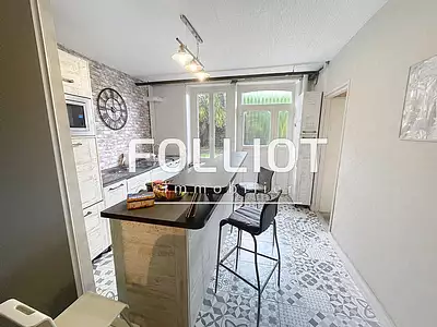 Maison, 225 m²
