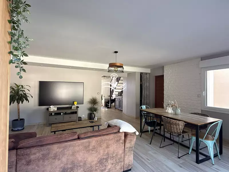 Maison, 151 m²