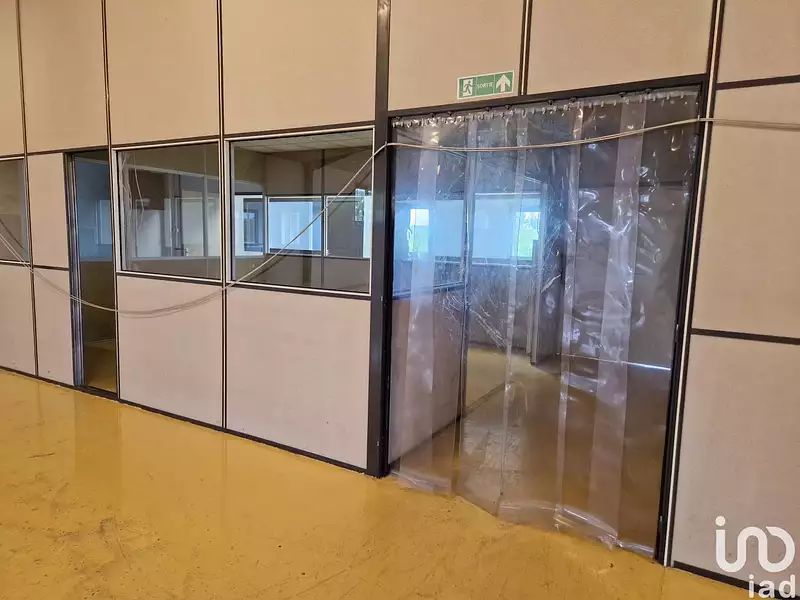 Divers, 1 100 m²