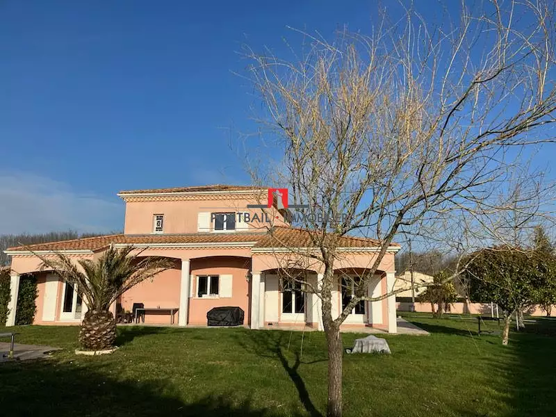 Maison, 160 m²