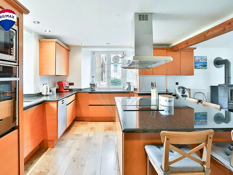 Maison, 243 m²