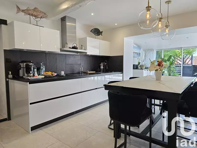Maison, 390 m²