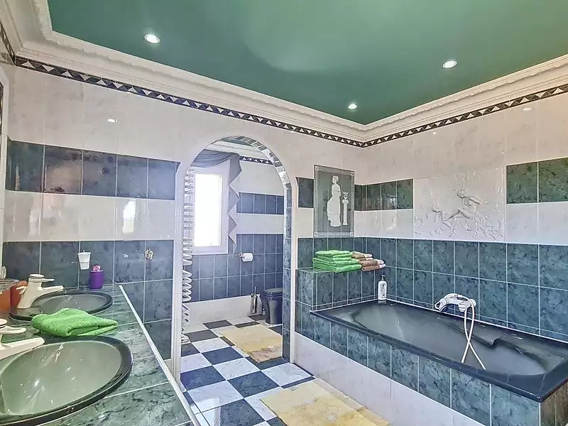 Maison, 420 m²