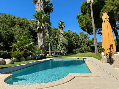 Maison, 166 m²