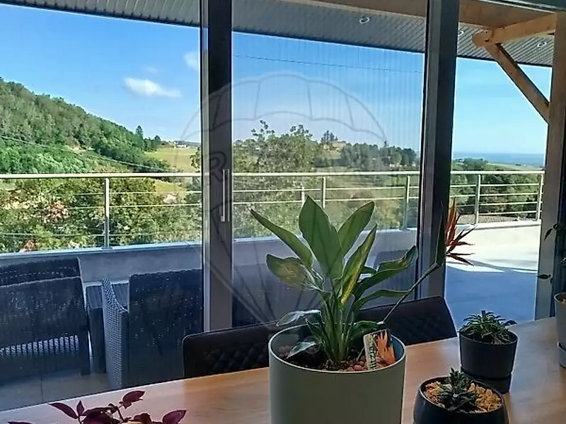 Maison, 225 m²