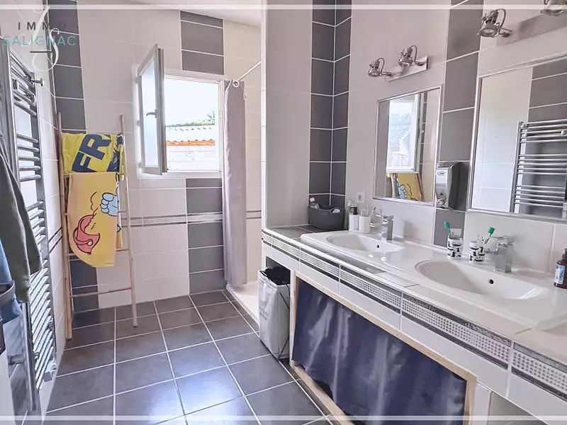 Maison, 181 m²