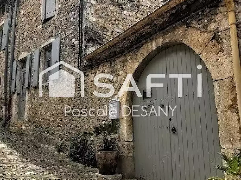 Maison, 245 m²