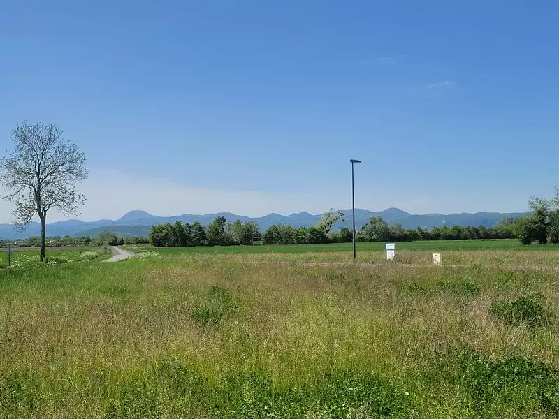 Terrain, 835 m²