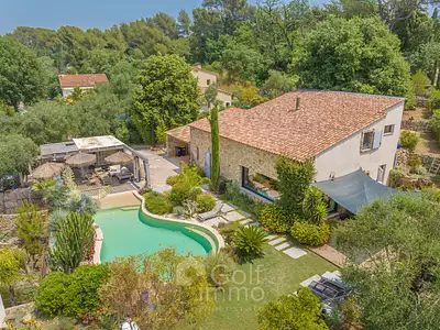 Maison, 220 m²