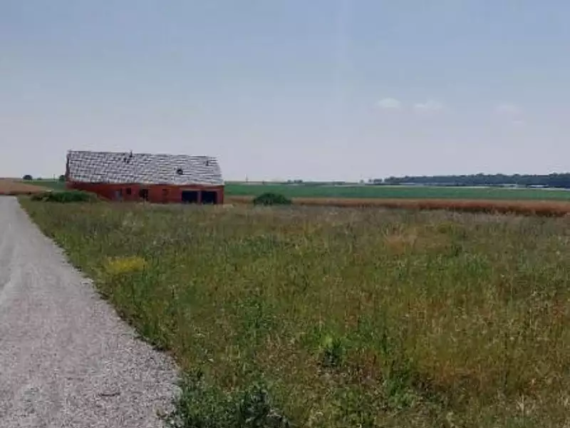 Terrain, 1 042 m²