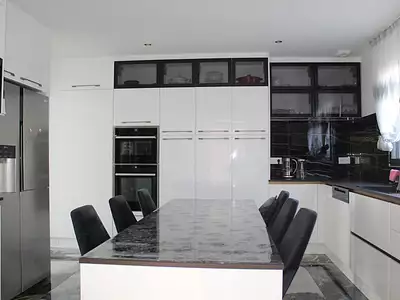 Maison, 180 m²
