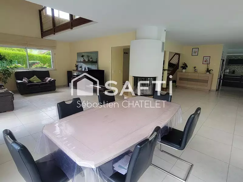 Maison, 258 m²