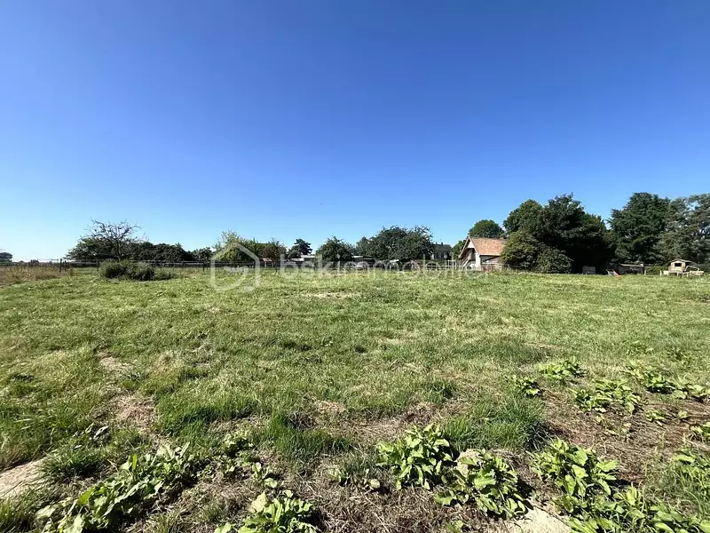 Terrain, 1 360 m²