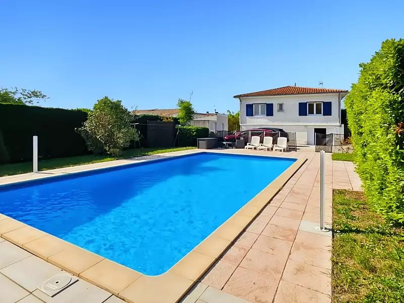 Maison, 180 m²