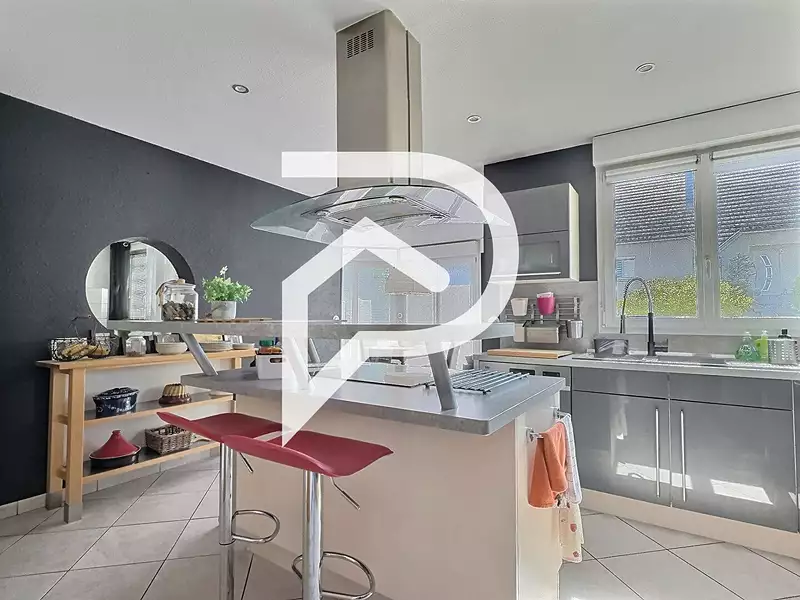 Maison, 200 m²