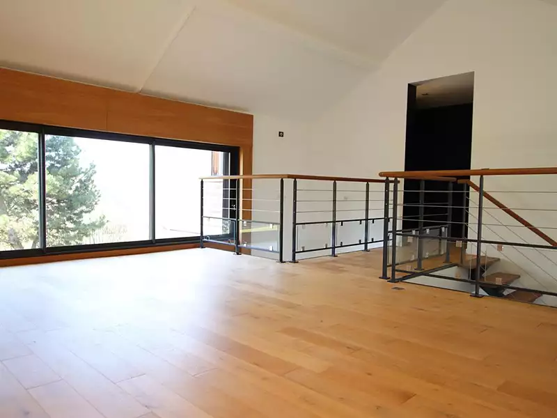 Maison, 225 m²