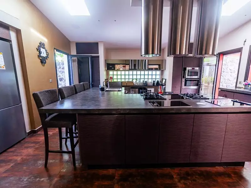 Maison, 305 m²
