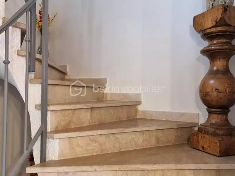 Maison, 239 m²