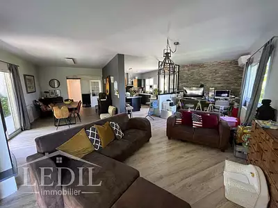 Maison, 164 m²
