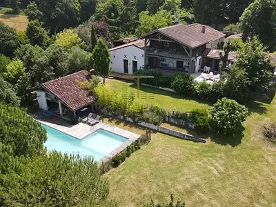 Maison, 330 m²