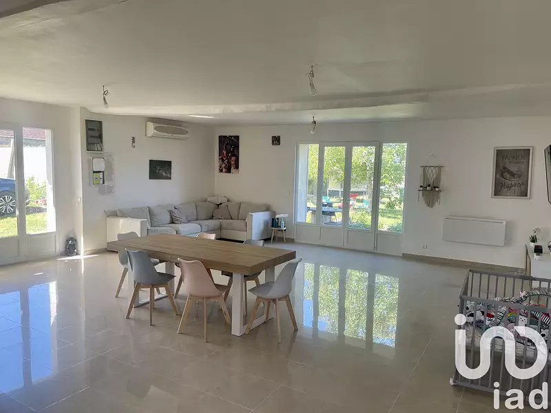 Maison, 230 m²