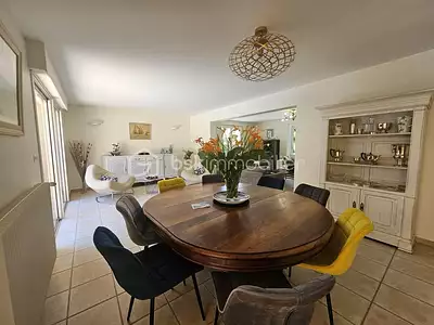 Maison, 244 m²