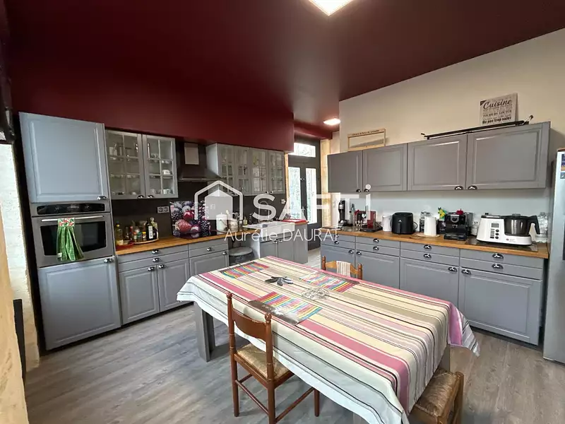 Maison, 250 m²