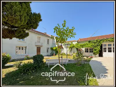 Maison, 196 m²