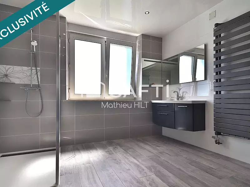 Maison, 166 m²