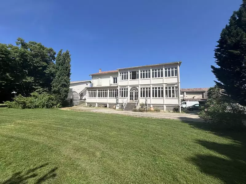 Maison, 447 m²