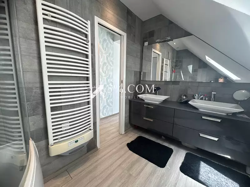 Maison, 194 m²