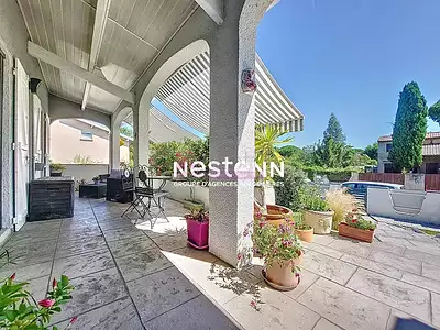 Maison, 166 m²