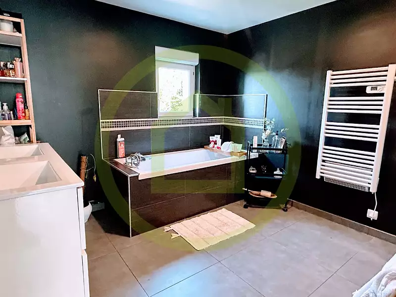Maison, 168 m²
