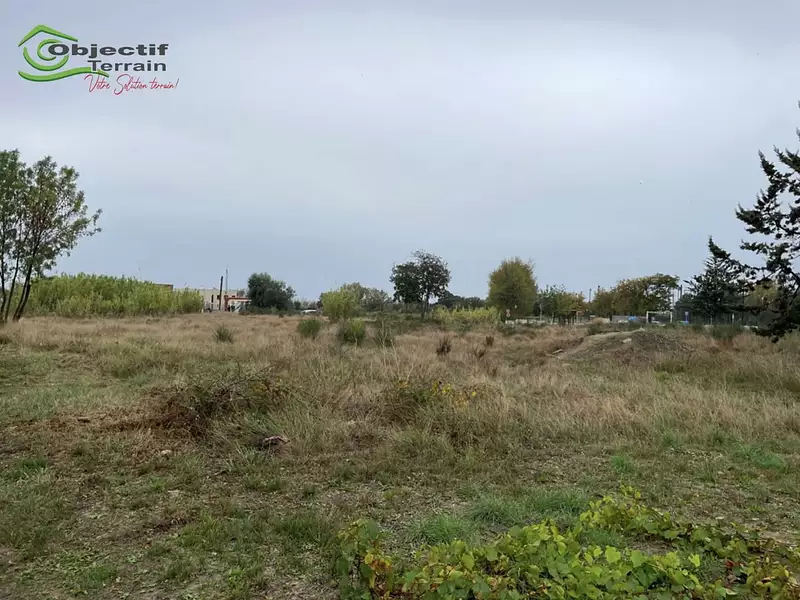 Terrain, 838 m²
