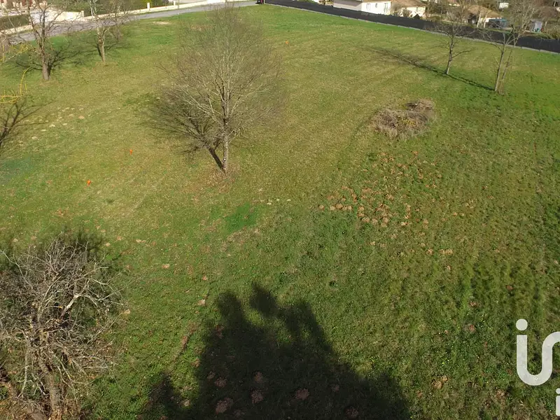 Terrain, 1 055 m²
