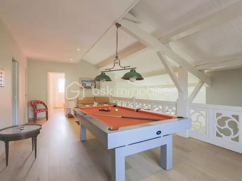 Maison, 280 m²