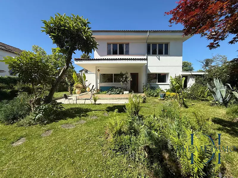 Maison, 319 m²