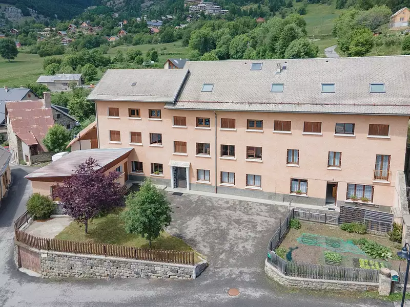 Immeuble, 839 m²