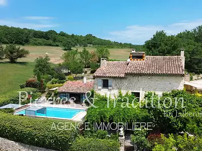 Maison, 301 m²