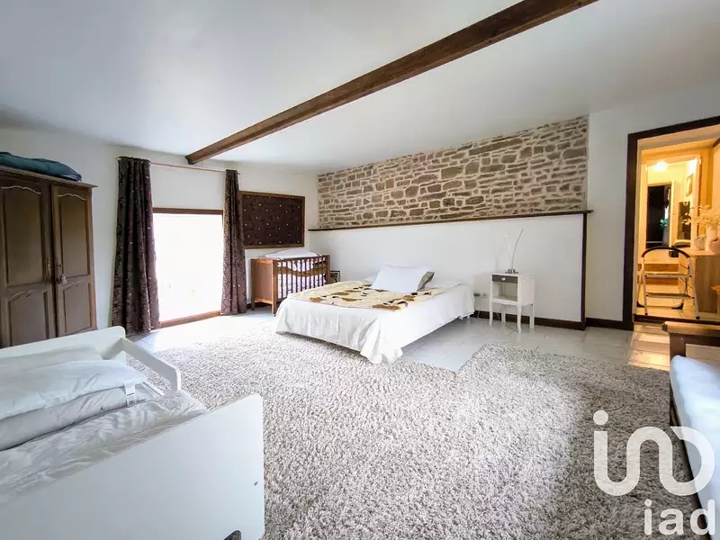 Maison, 196 m²
