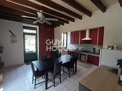 Maison, 248 m²