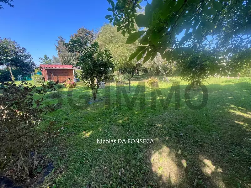 Terrain, 1 330 m²