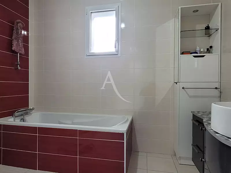 Maison, 115 m²
