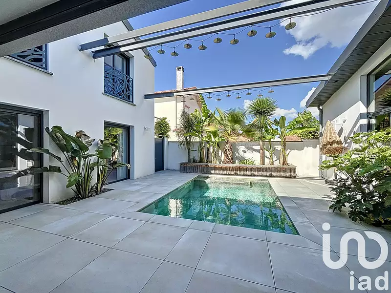 Maison, 227 m²