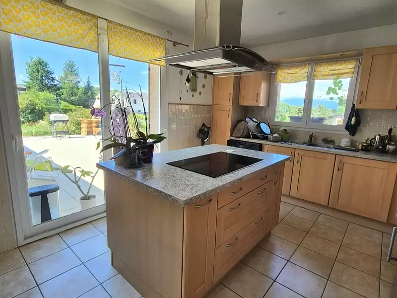 Maison, 250 m²